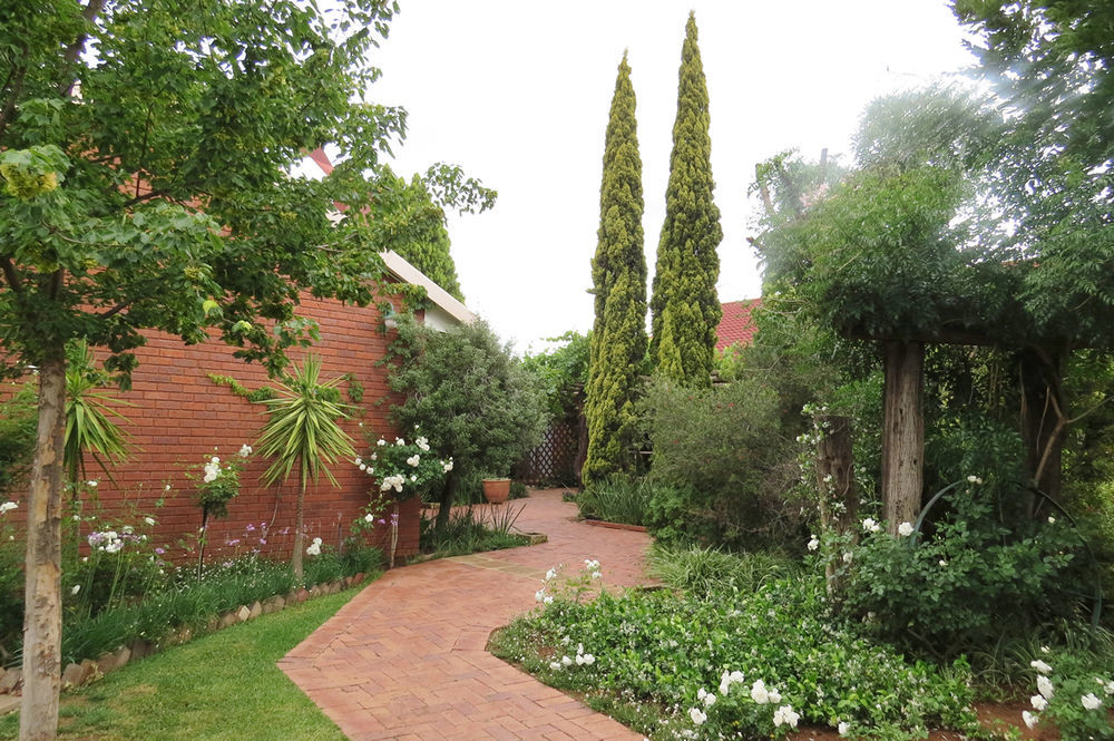 Camelia Guest House Bloemfontein Exterior photo